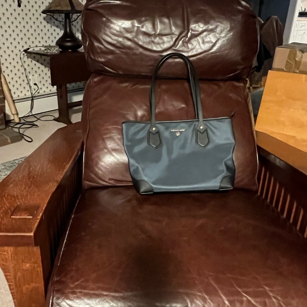 Michael Kors
Slate Blue Tote Bag